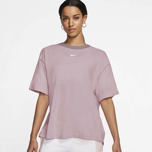 Nike Womens Essentials Tee Size Small